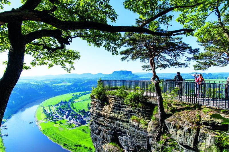 Blick von der Bastei über die Elbe in der Sächsischen Schweiz