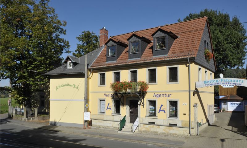 Das Haus von Verlag und Agentur in Alttolkewitz